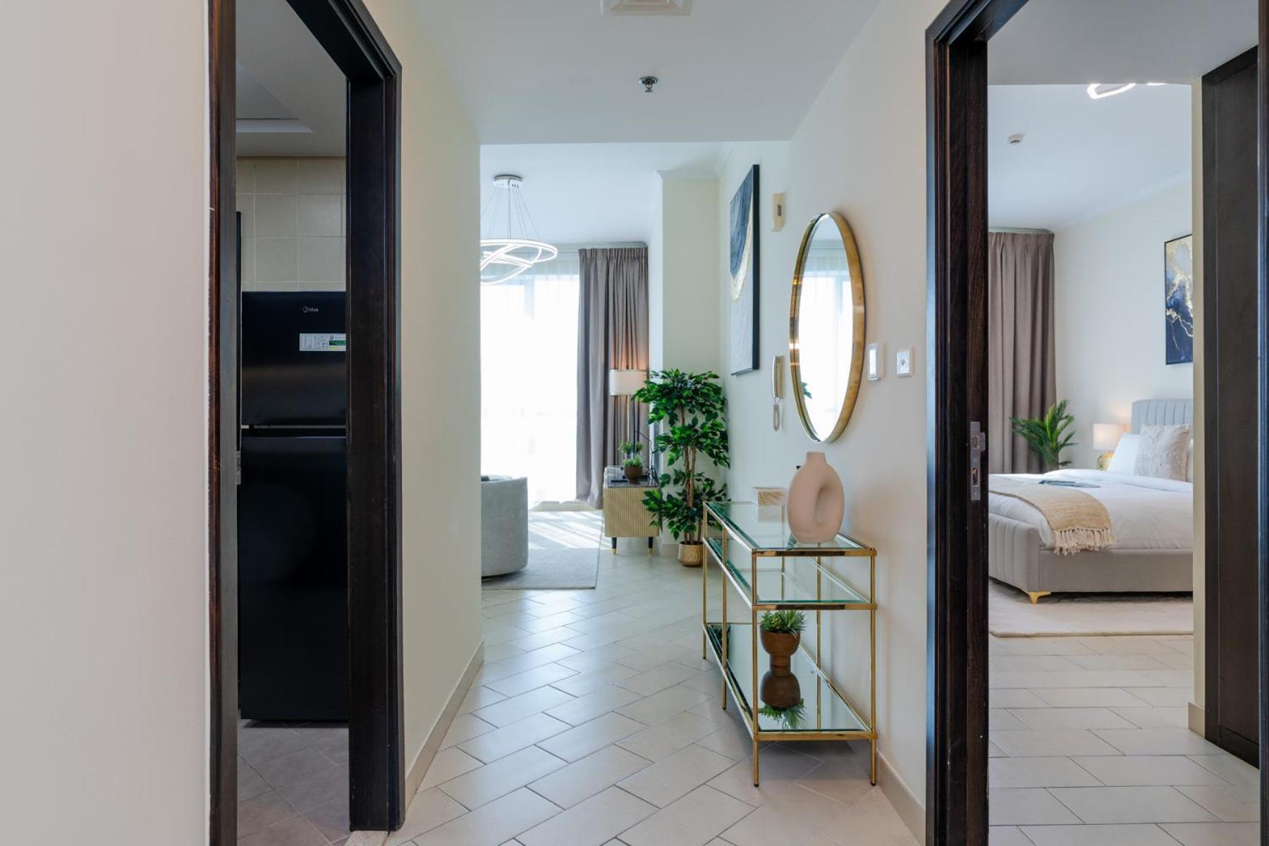 Classy Upgraded High Floor Prime Location