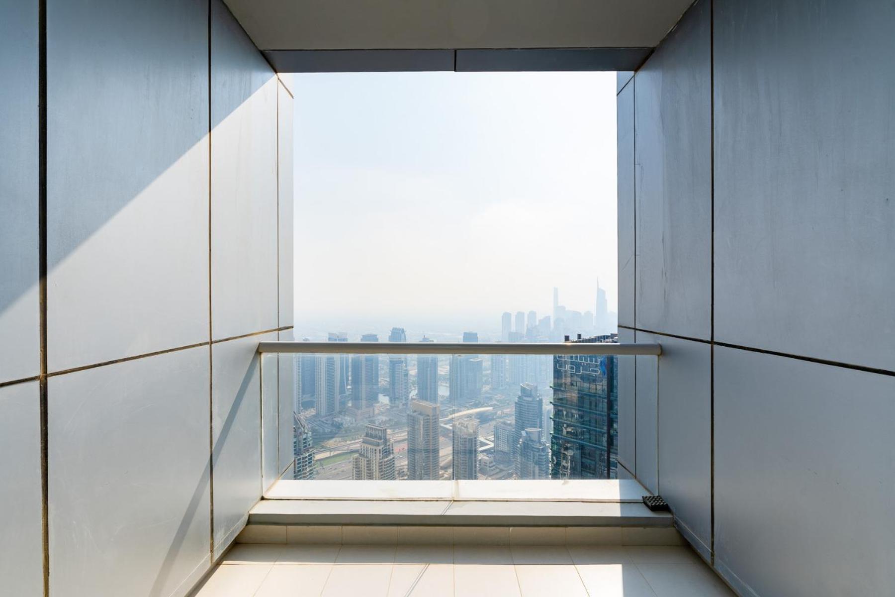 Classy Upgraded High Floor Prime Location * Dubai