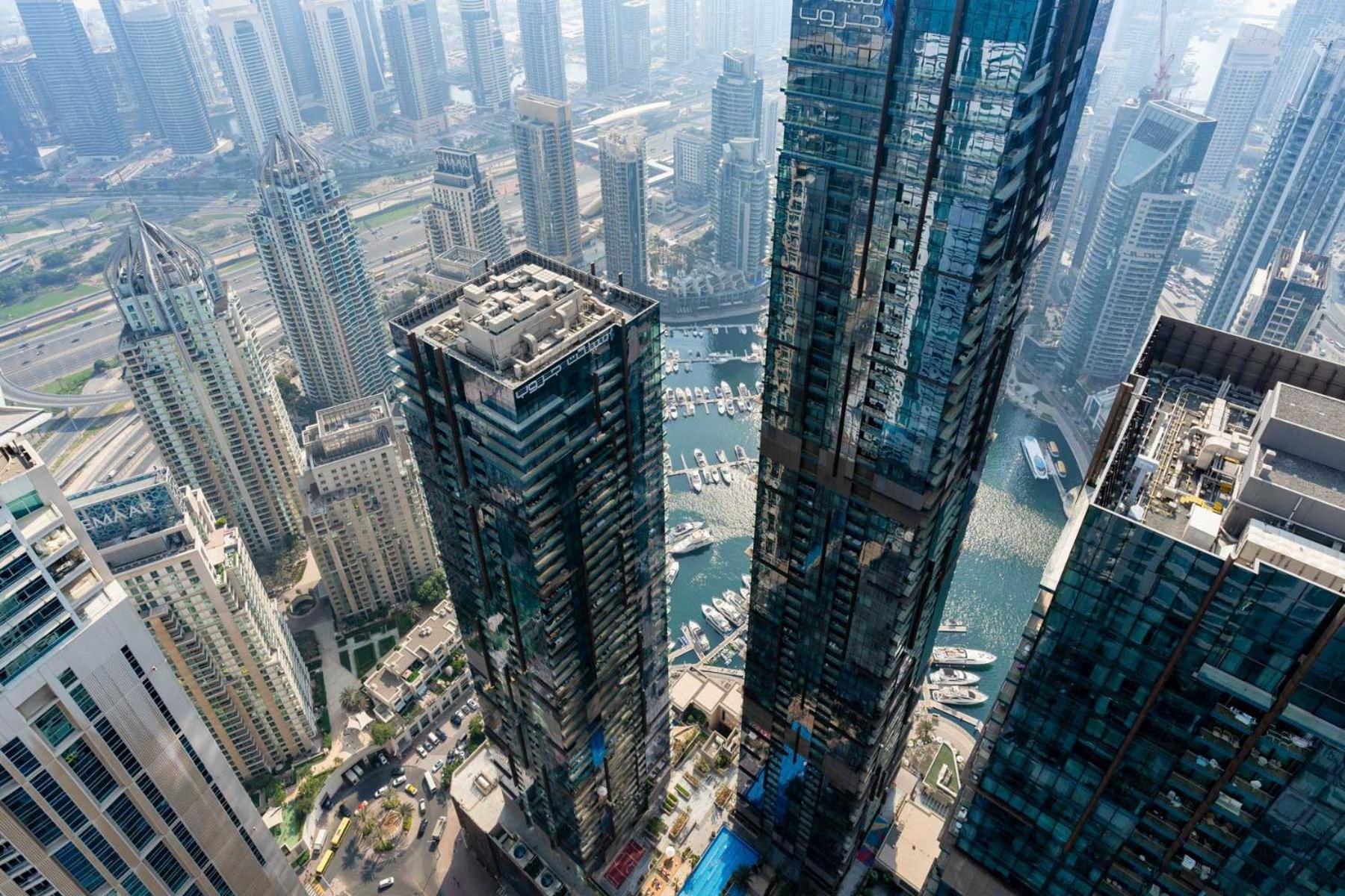 Classy Upgraded High Floor Prime Location Apartment *