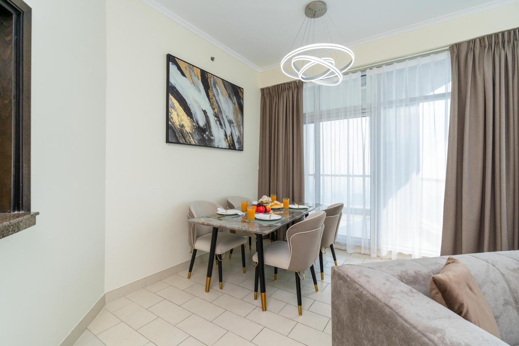 Apartment Classy Upgraded High Floor Prime Location