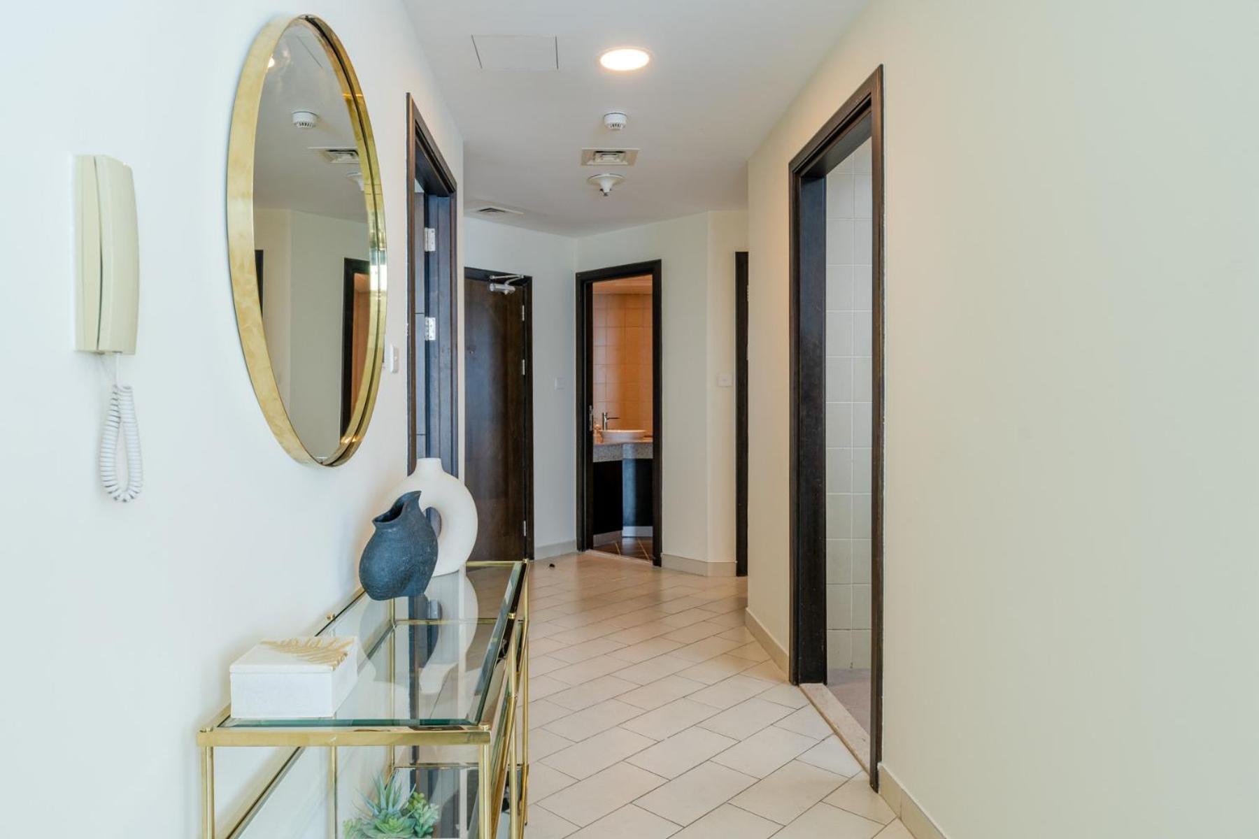 Classy Upgraded High Floor Prime Location *