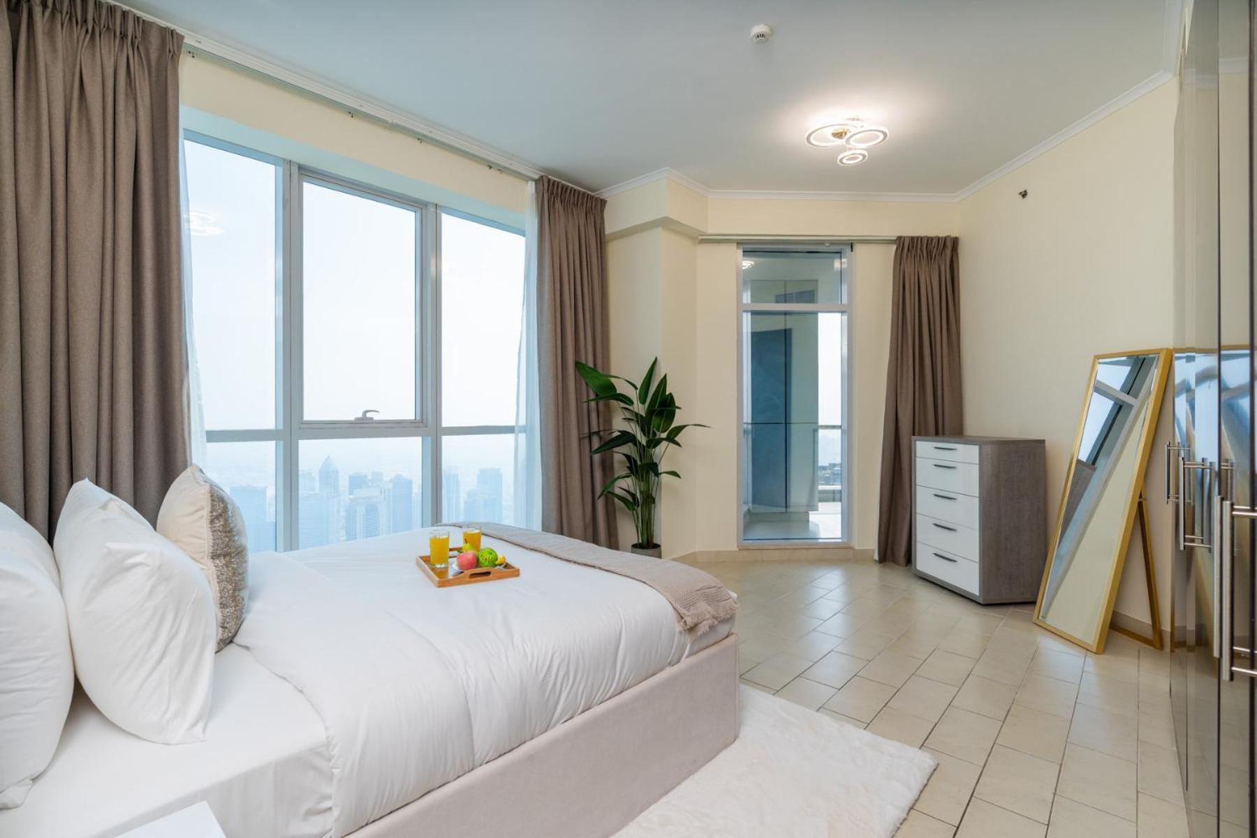 Classy Upgraded High Floor Prime Location Apartment *